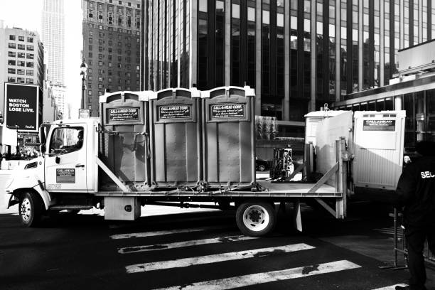 Best Porta potty rental near me  in Gladstone, MI